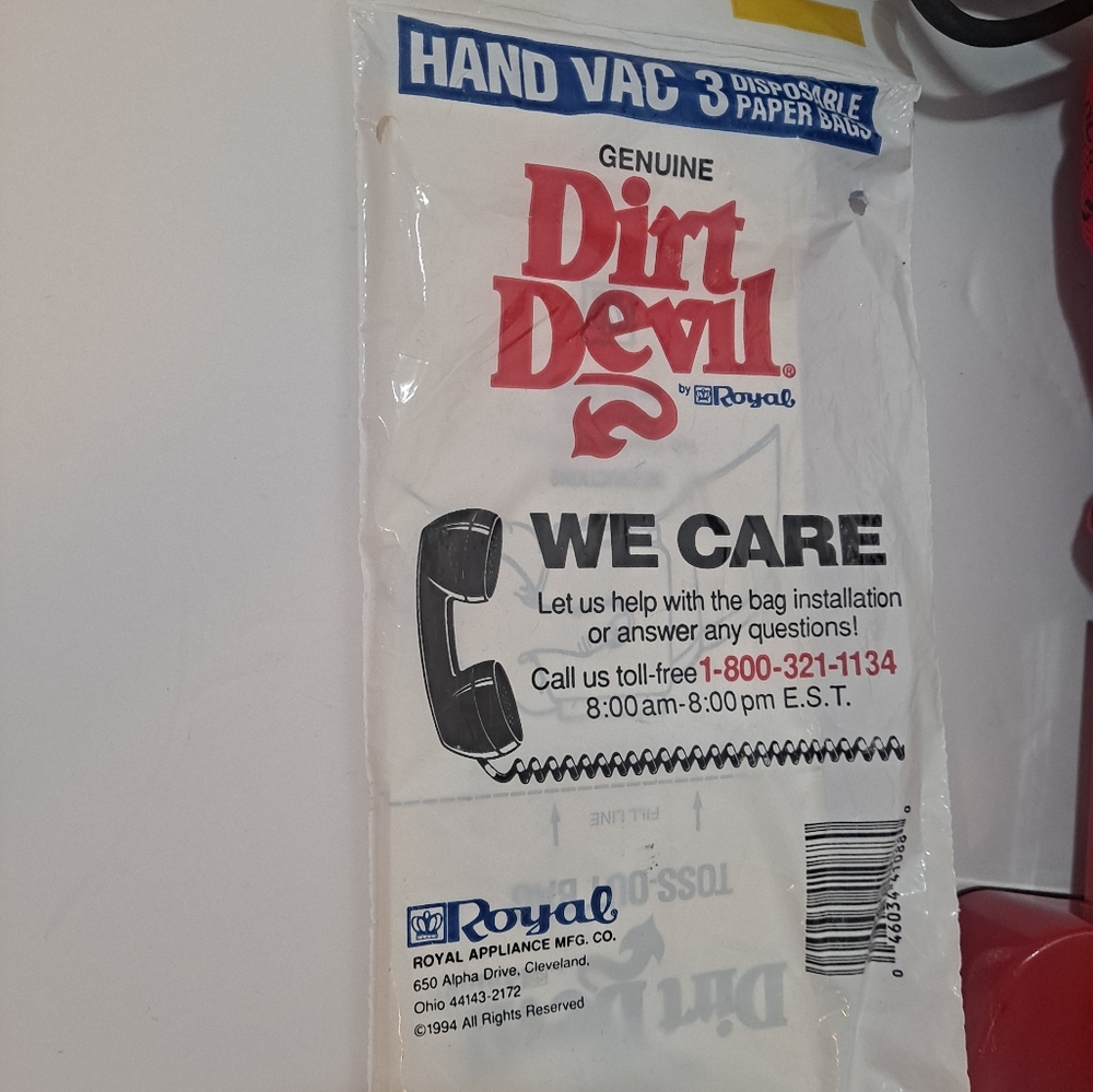 Royal Dirt Devil Model 103 Hand Held Vacuum Cleaner  Red Corded - Tested Working - Picture 4 of 7